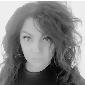 Meet your Posher, Holly